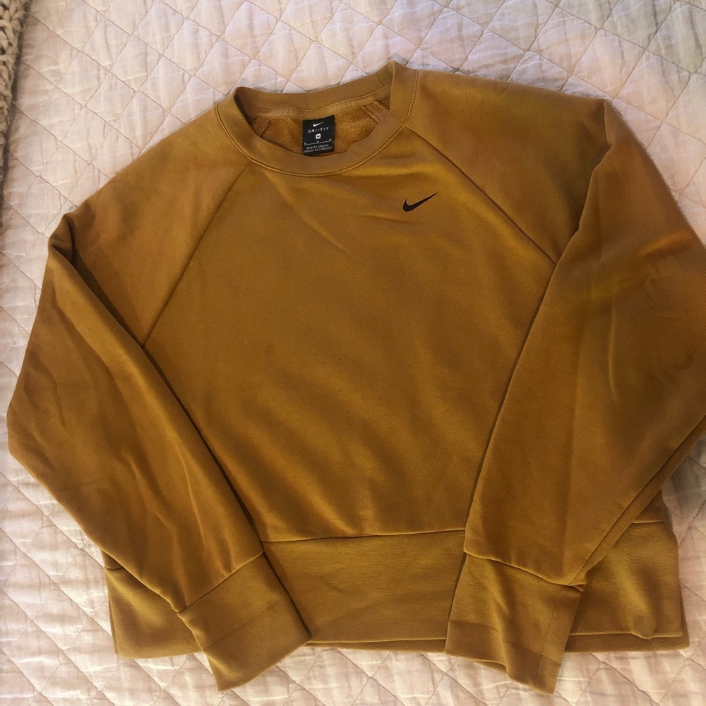 Nike sweatshirt in Mustard. Size small